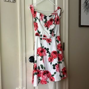 Floral FORMAL OFF THE SHOULDER Dress. Size 5/6. WORN ONCE.